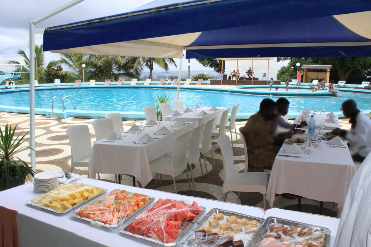 Hotel Mont Febe Яунде Екстер'єр фото