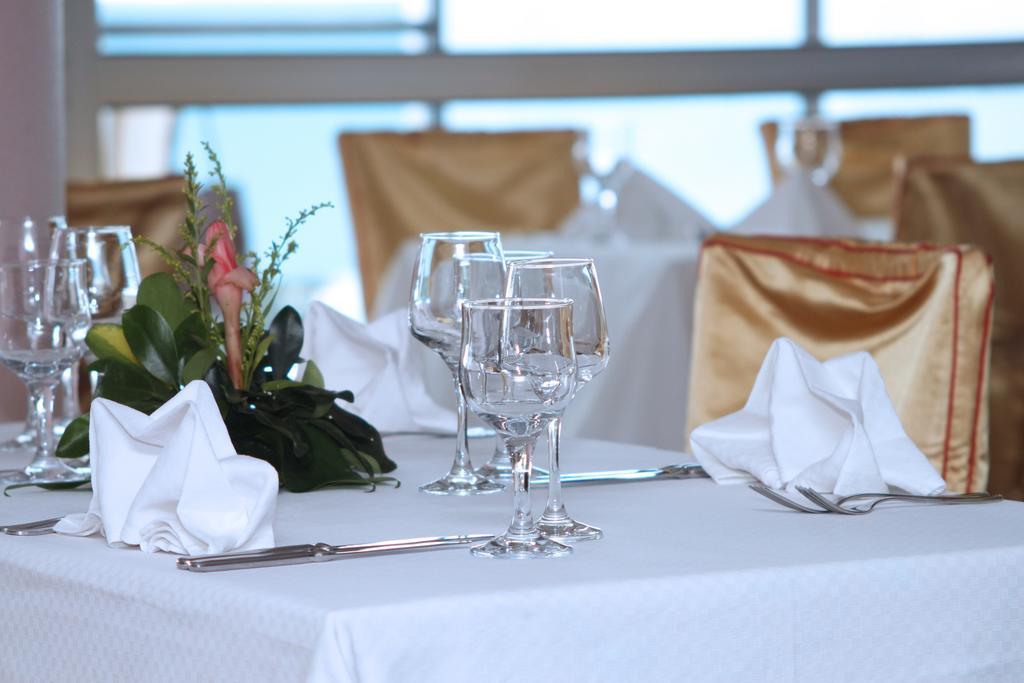 Hotel Mont Febe Яунде Екстер'єр фото