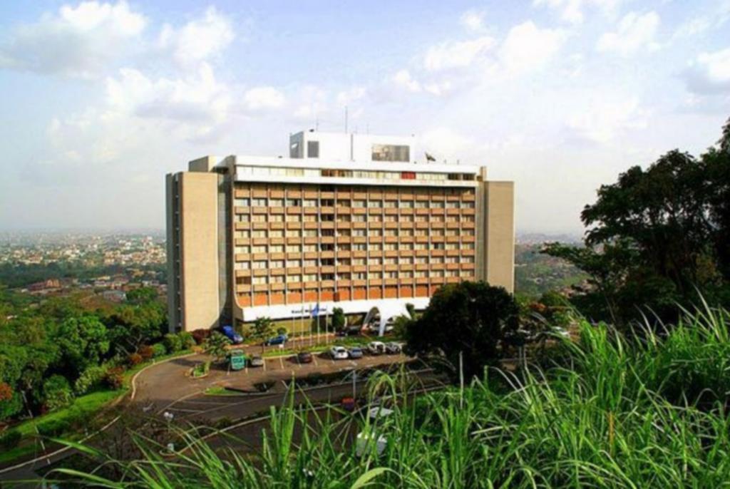 Hotel Mont Febe Яунде Екстер'єр фото