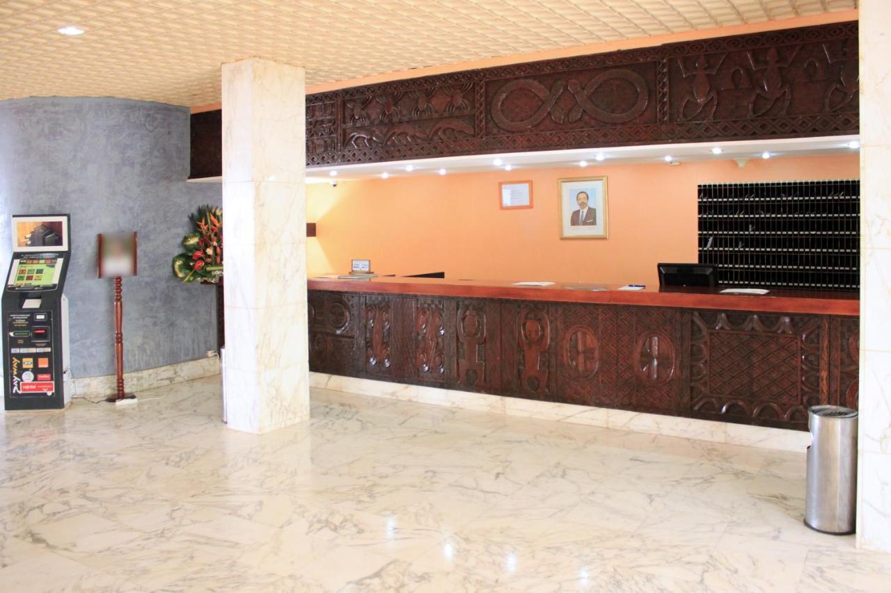 Hotel Mont Febe Яунде Екстер'єр фото