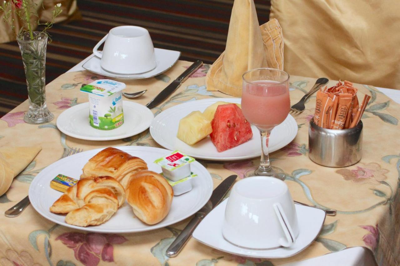 Hotel Mont Febe Яунде Екстер'єр фото